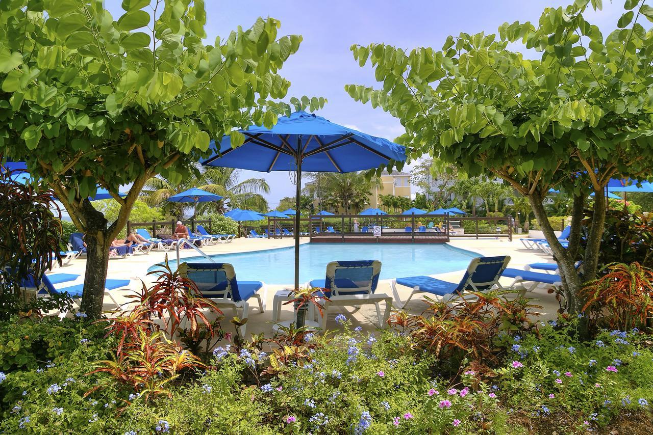 Villas & Suites At Beach View Paynes Bay Экстерьер фото
